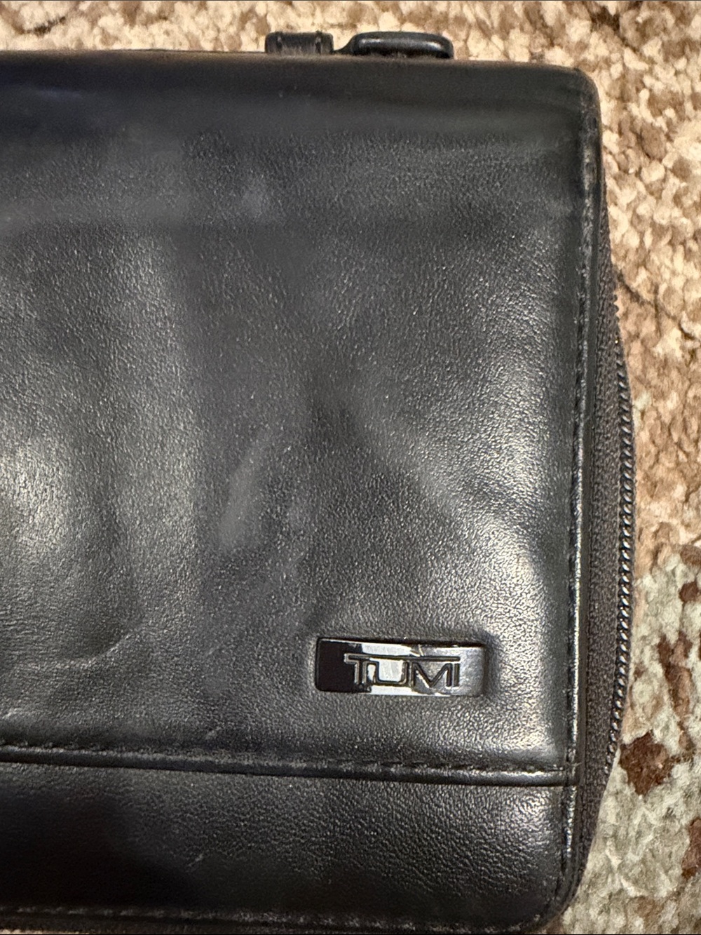 Tumi Men's Black Leather Zip Clutch Wallet - Sleek Travel Organizer